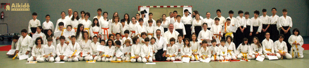 Foto de grupo del club en el certamen infantil